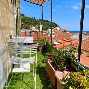 https://cosy-loft-old-town-sea-view-a-c.fr-provencehotel.com